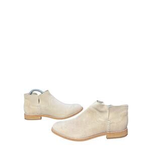 Women's Clarks artisan chukka bootie excellent condtion size 10